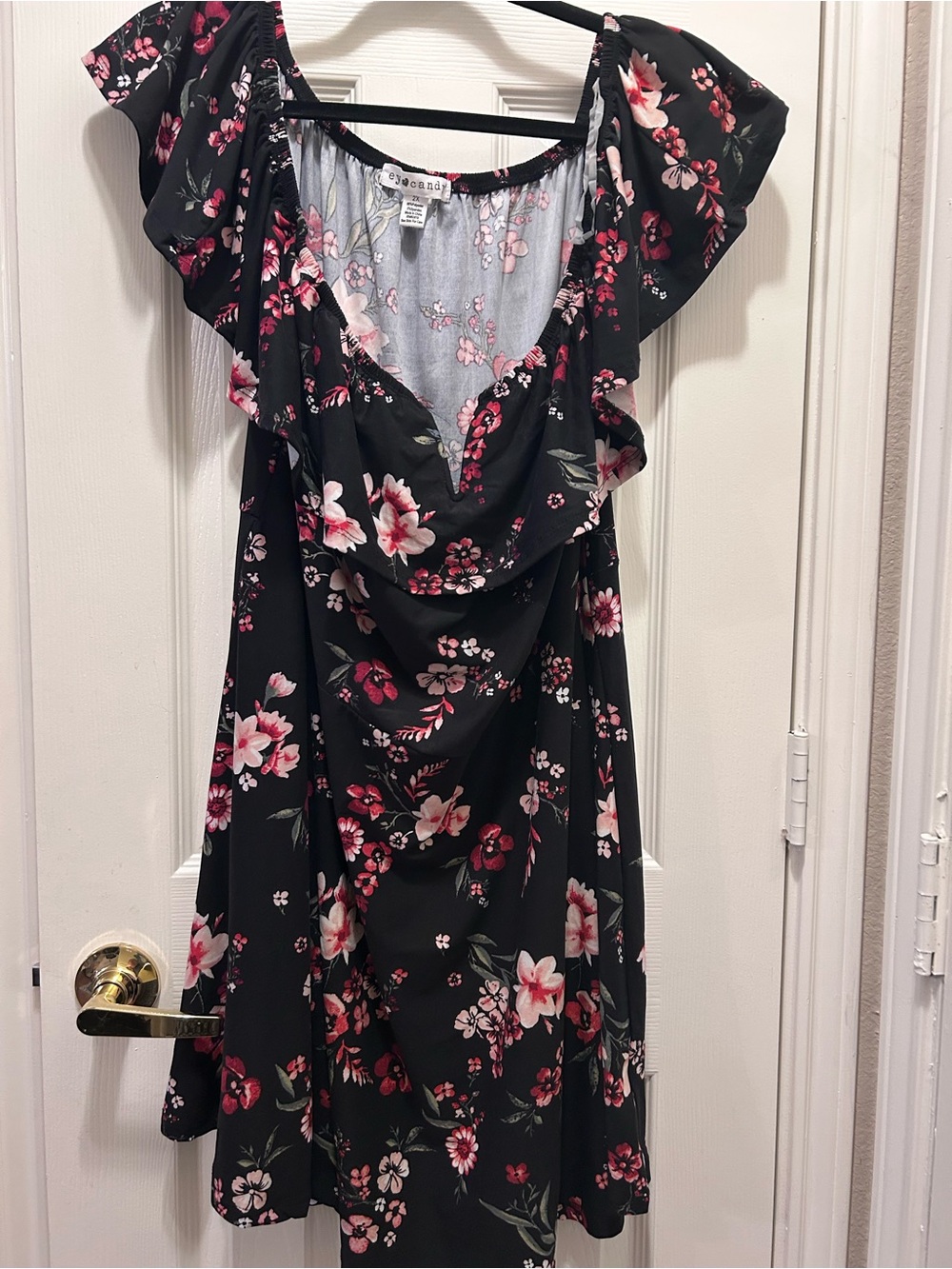 2X Floral Ruffle V-Neck Dress - Black with Pink Floral